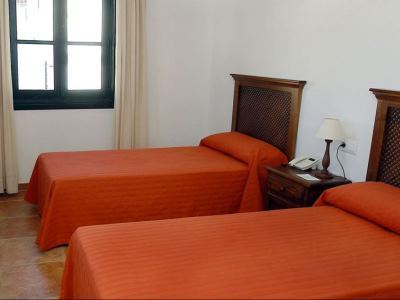 Hotel Tugasa Sierra Y Cal 2*